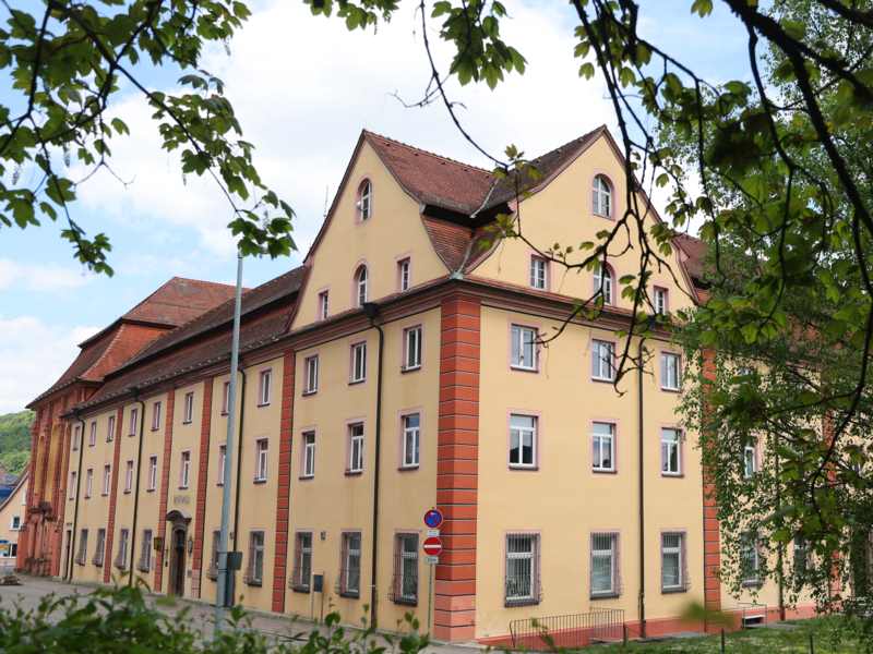 Auf dem Foto ist die ehemalige Augustiner-Klosteranlage zu erkennen. 