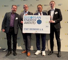 von links: Rolf Halter (Energieagentur im Landkreis Rottweil), Michael Lübke (Amtsleiter Planen und Bauen), BM Hermann Acker und Klimaschutzmanager Marc Schenk.
