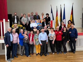 16-köpfige Delegation aus Oberndorf a. N. mit den französischen Freunden